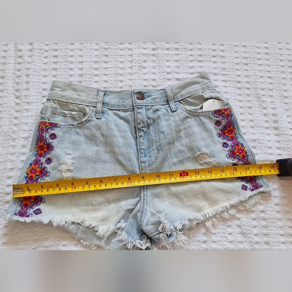 Denim Hollister short size 25 - Picture 4 of 6